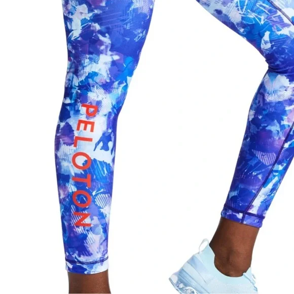 Peloton Blue Moves Reversible High Waisted Leggings. Size Small. NWT - Picture 4 of 13